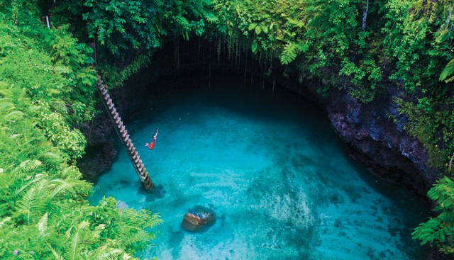 Οι ομορφότερες «φυσικές πισίνες» του κόσμου Sua Ocean Trench
