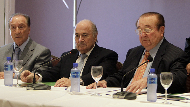 FIFA President Sepp Blatter (C), CONMEBOL President Nicolas Leoz (R) and CONMEBOL Vice-President Eugenio Figueredo attend a meeting in Luque, near Asuncion February 4, 2012.    REUTERS/Jorge Adorno    (PARAGUAY - Tags: SPORT SOCCER) - RTR2XAW1