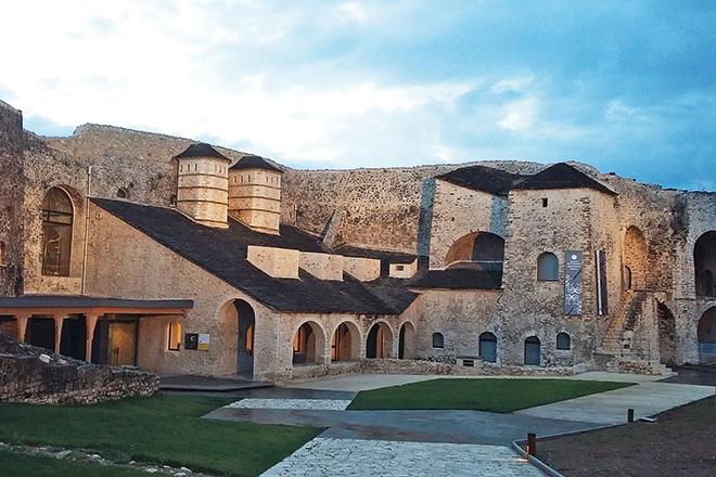 Εξωτερική άποψη του μουσείου  Αργυροτεχνίας στο Kάστρο Ιωαννίνων
