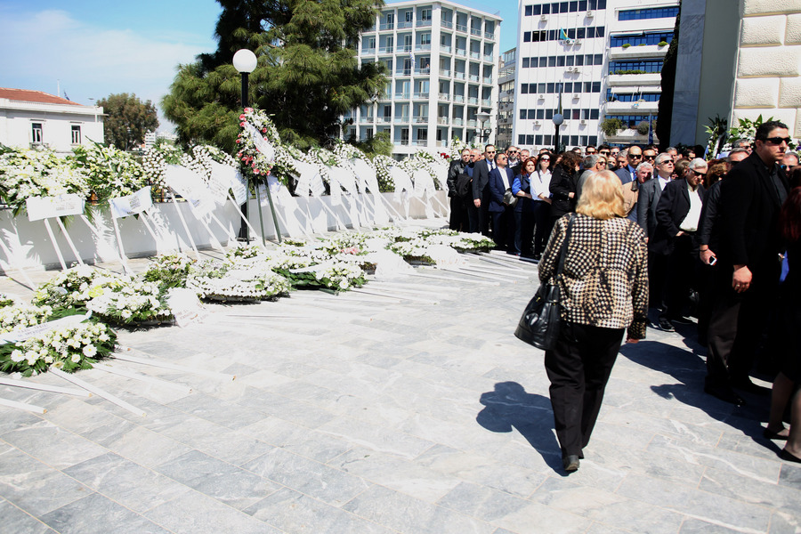 Στεφάνια στην κηδεία του Στέλιου Σκλαβενίτη, στον Ιερό Ναό του Αγίου Νικολάου στον Πειραιά, Μεγάλη Τετάρτη 4 Απριλίου 2018. ΑΠΕ-ΜΠΕ /ΑΠΕ-ΜΠΕ/ΑΛΕΞΑΝΔΡΟΣ ΜΠΕΛΤΕΣ