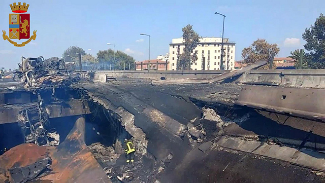 Incendio Bologna: parzialmente crollato ponte A14