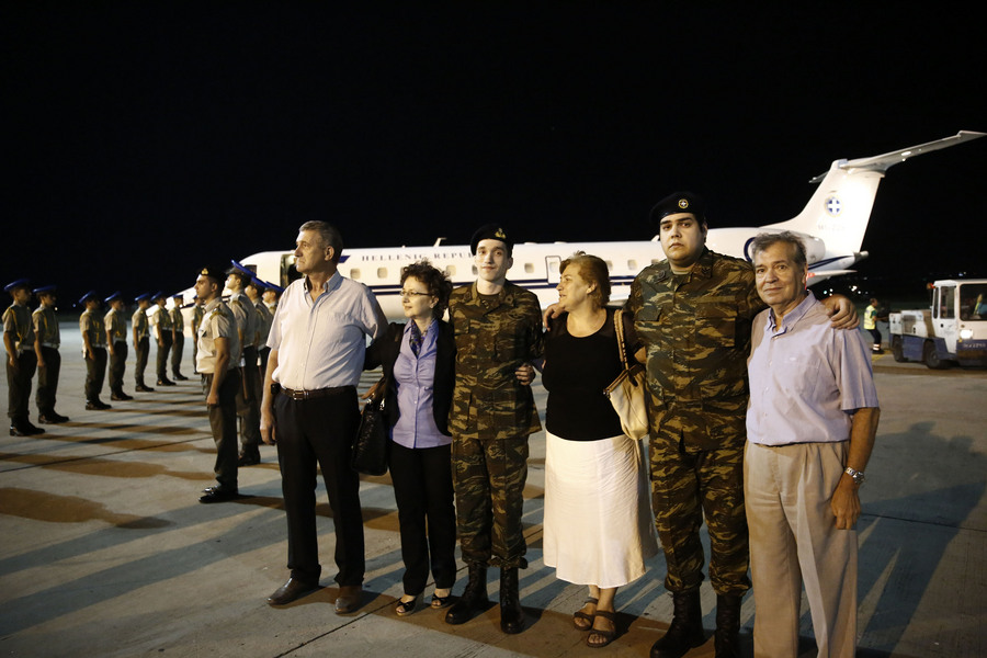 ΘΕΣΣΑΛΟΝΙΚΗ ΕΛΕΥΘΕΡΟΙ ΟΙ ΔΥΟ ΕΛΛΗΝΕΣ ΣΤΡΑΤΙΩΤΙΚΟΙ