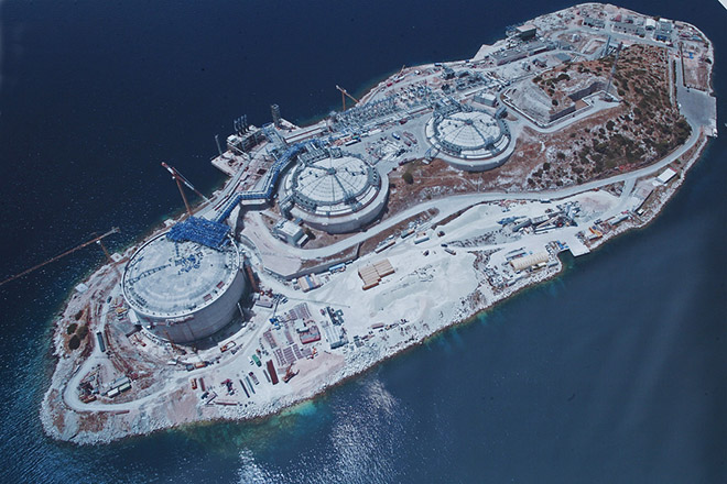 ΡΕΒΥΘΟΥΣΑ ΕΓΚΑΙΝΙΑ ΤΡΙΤΗΣ ΔΕΞΑΜΕΝΗΣ ΥΓΡΟΠΟΙΗΜΕΝΟΥ ΦΥΣΙΚΟΥ ΑΕΡΙΟΥ