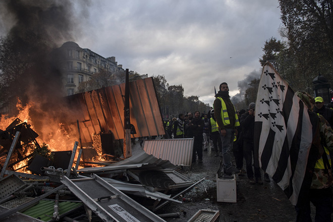 Yellow vests protest against fuel prices in Paris