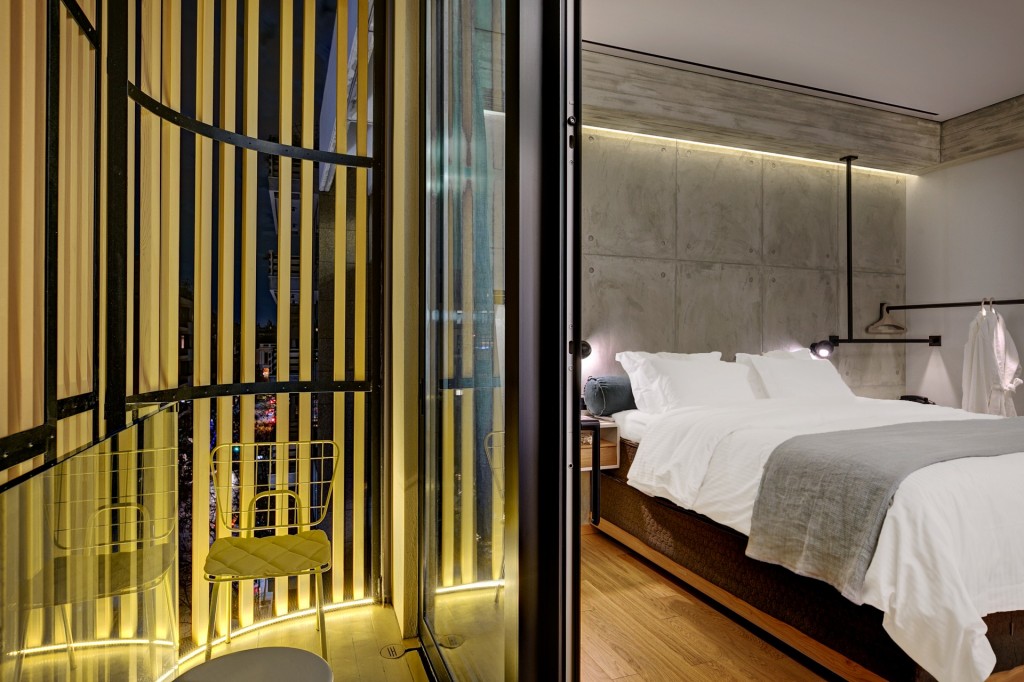 hotel-room-and-shaders