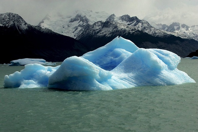 epa00961252 A huge piece of ice, broken off the Upsala glacier, floating in the waters of lake Argentina in Patagonia, southern Argentina, in this file picture taken on 07 March 2007. Scientists have warned that the loss of glaciers in South America, which are now in terminal decline because of global warming, will threaten the water supplies of millions of people within a few decades. 'Coping with Water Scarcity' is the theme for World Water Day 2007, which is celebrated each year on 22 March, this year's theme highlights the increasing significance of water scarcity worldwide and the need for increased integration and cooperation to ensure sustainable, efficient and equitable management of scarce water resources, both at international and local levels.  EPA/ORESTIS PANAGIOTOU WORLD WATER DAY PICTURE PACKAGE   96/100