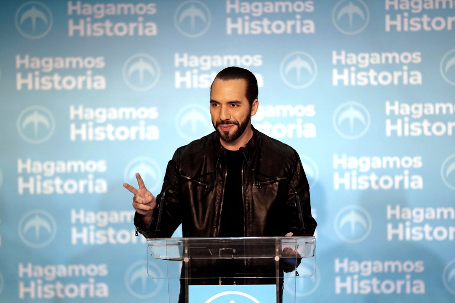 epa07341782 Candidate of the GANA ('Gran Alianza por la Unidad Nacional' or Great Alliance for National Unity in english) party for the Presidency of El Salvador Nayib Bukele speaks during a press conference in San Salvador, El Salvador, 03 February 2019. According to media reports, Bukele leads with 53 percent of the votes in the presidential elections, with more than 70 percent of the total votes counted.  EPA/ESTEBAN BIBA