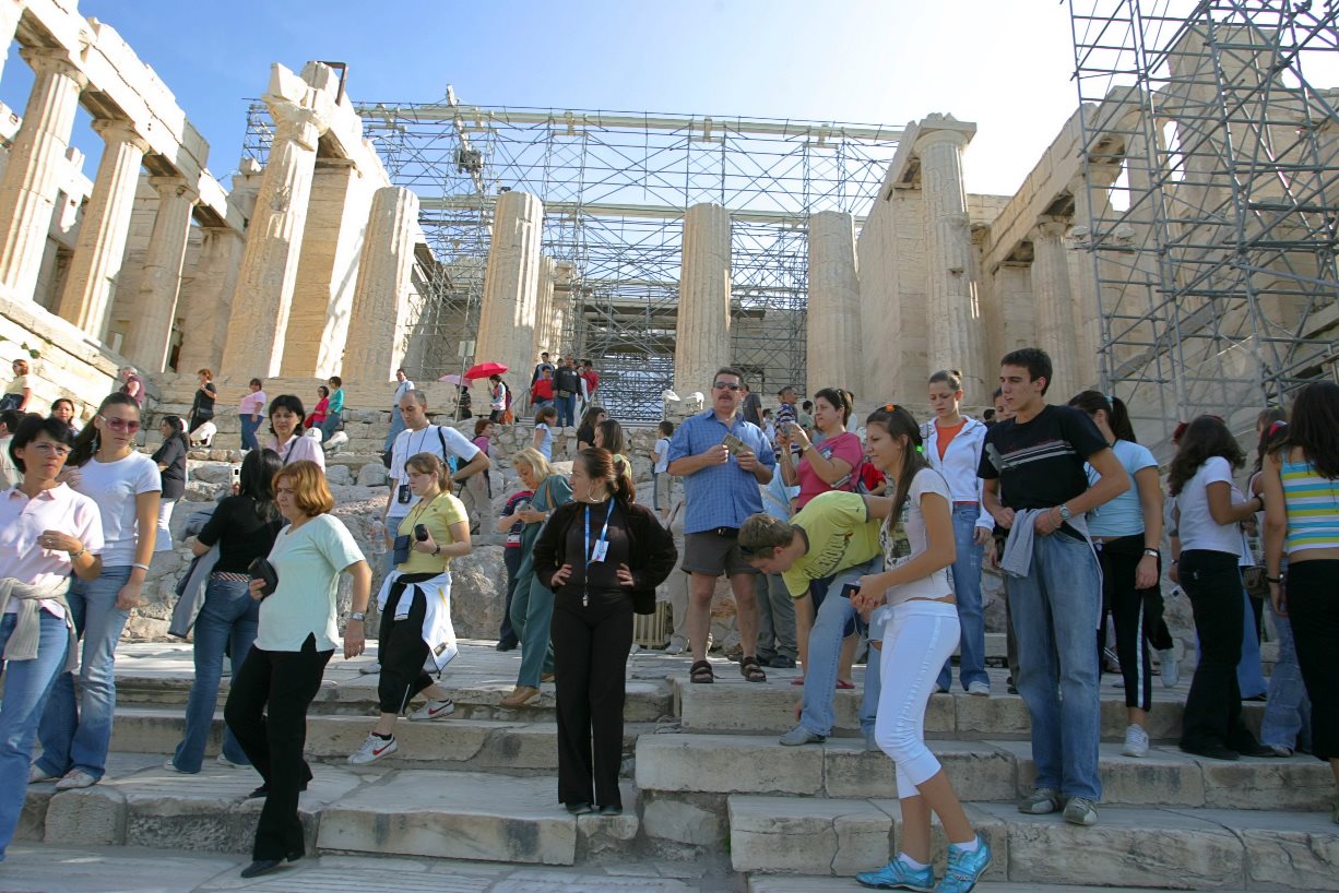 Ο τουρισμός ανεβάζει στροφές