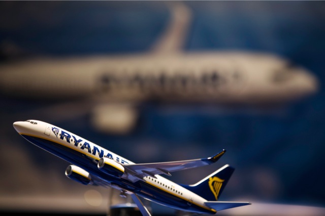 Βάσεις σε Αθήνα και Θεσσαλονίκη από τη Ryanair