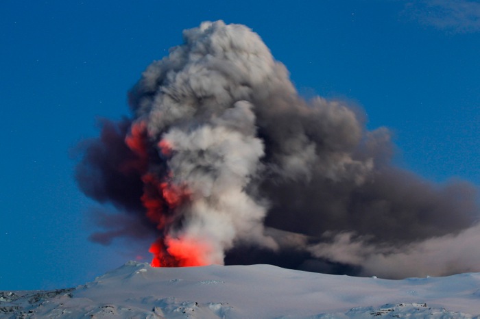 To «ηφαίστειο» της Ισλανδίας ξυπνά ξανά