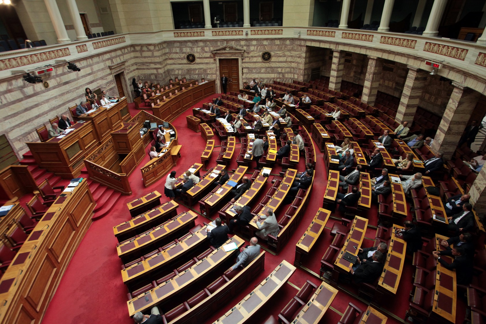 Στη Βουλή η αλλαγή για τη ρύθμιση των 100 δόσεων