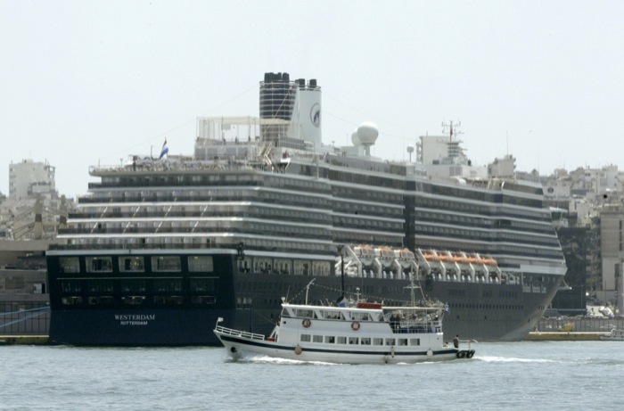 Ρεκόρ αφίξεων επιβατών κρουαζιερόπλοιων στον Πειραιά
