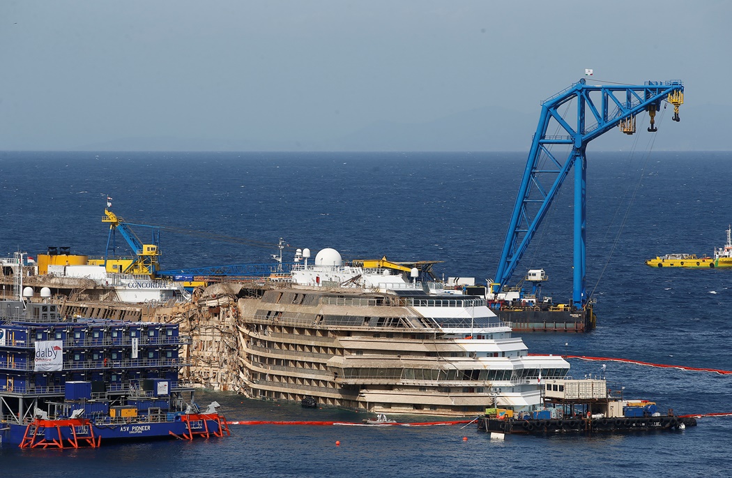 Δείτε live την ανέλκυση του Costa Concordia