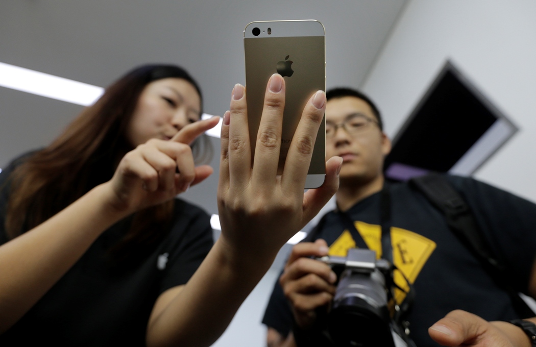 Ο «πυρετός» του χρυσού iPhone «χτύπησε» Κίνα και Χονγκ Κόνγκ