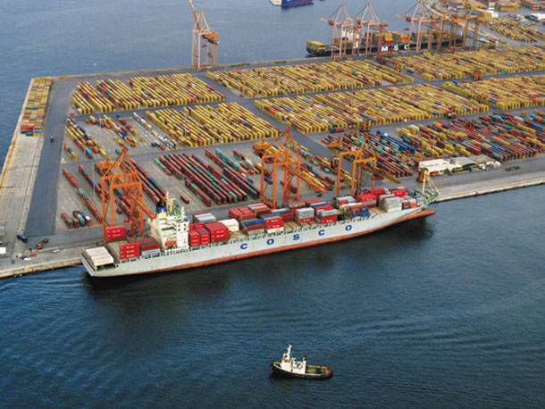 Οι Κινέζοι «ρίχνουν» επιπλέον 230 εκατ. ευρώ στο λιμάνι του Πειραιά