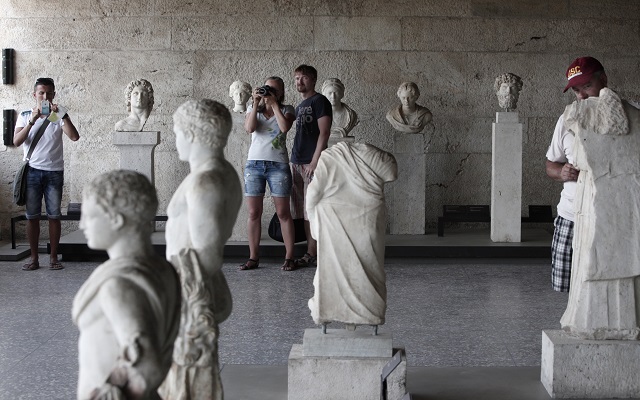 Αυξημένα τα έσοδα από τον τουρισμό