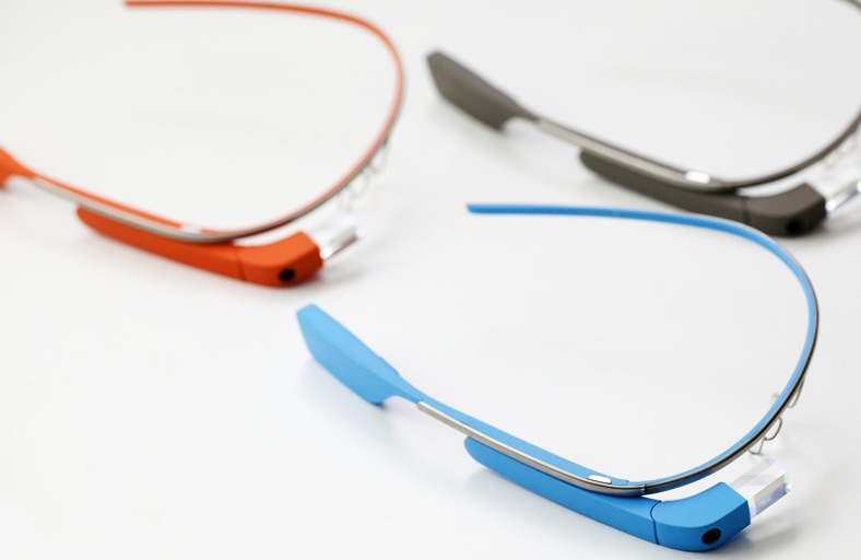 Τα Google Glass ξεπούλησαν σαν… φρέσκια ψωμάκια