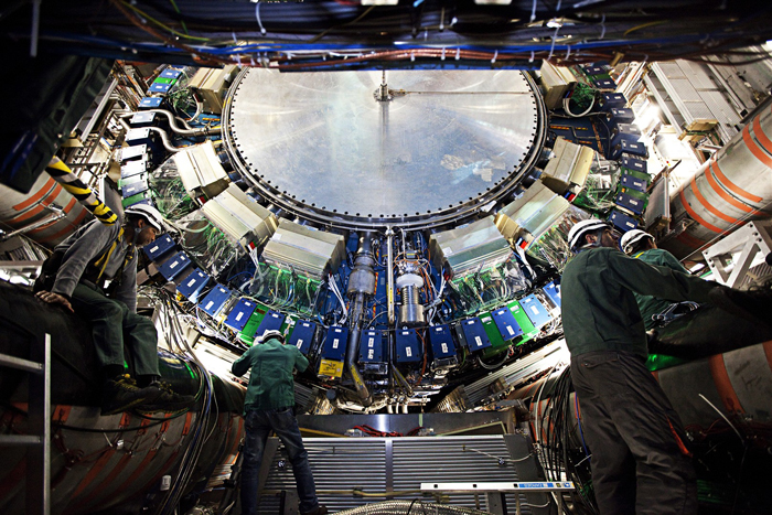 Ένας Έλληνας εικαστικός στο CERN