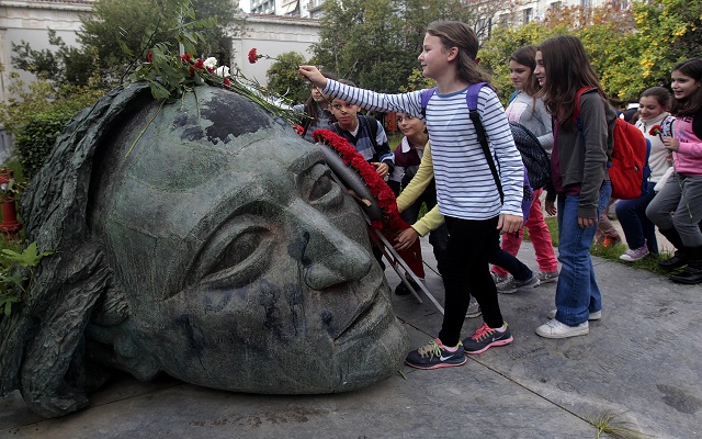 Μήνυμα κατά της βίας για την 40η επέτειο της εξέγερσης του Πολυτεχνείου