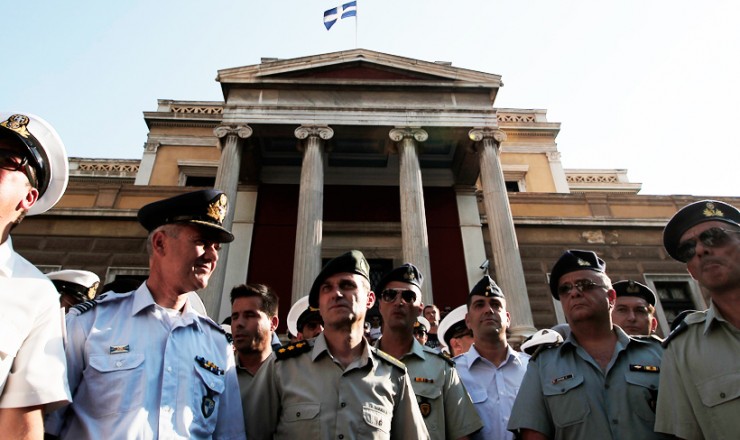 Στη μισθοδοσία του Δεκεμβρίου τα αναδρομικά των ενστόλων