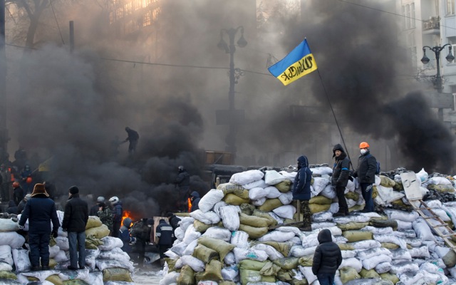 Καταλήψεις υπουργείων και οδοφράγματα στο Κίεβο