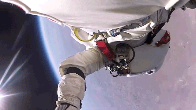 Το νέο βίντεο της διαστημικής πτώσης του Felix Baumgartner φέρνει ζάλη!