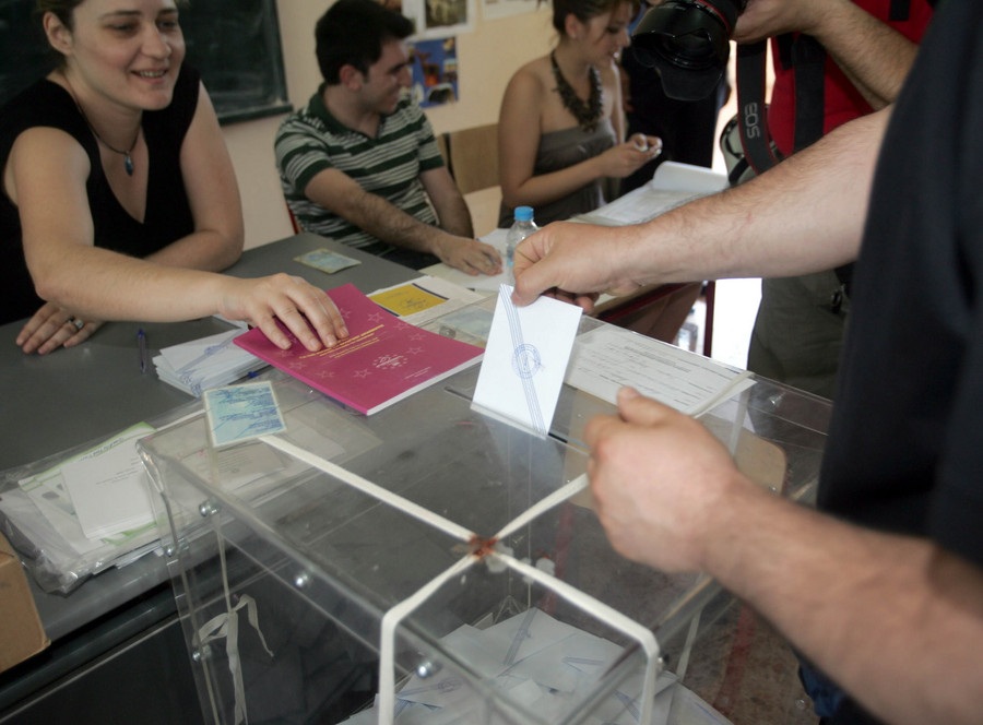 Τροπολογία για ευρωεκλογές την δεύτερη Κυριακή των αυτοδιοικητικών