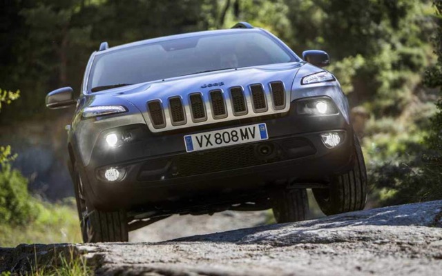 Νέα «σελίδα» για το δημοφιλές Jeep Cherokee