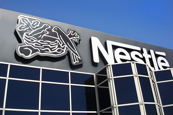 Nestle και L’ Oreal χωρίζουν τους δρόμους τους μετά από 40 χρόνια