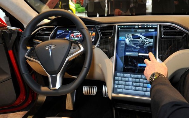 Apple και Tesla Motors: Ερχεται το… iCar;