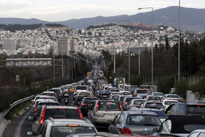 Στα ΚΕΠ η έκδοση άδειας κυκλοφορίας οχημάτων