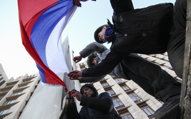 Ντονέτσκ: «Η Κριμαία δείχνει τον δρόμο»