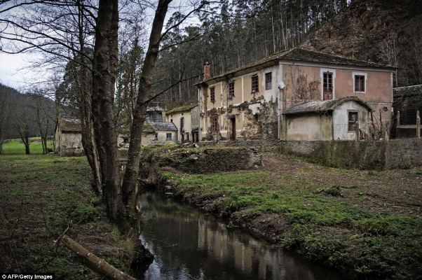 Το χωριό που κοστίζει λιγότερο από μια θέση στάθμευσης στο Λονδίνο