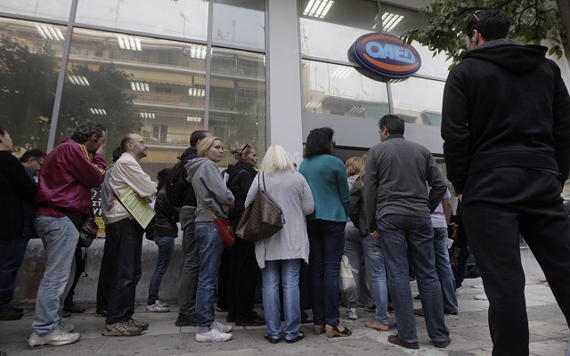 Μόλις ένας στους οχτώ ανέργους παίρνει επίδομα