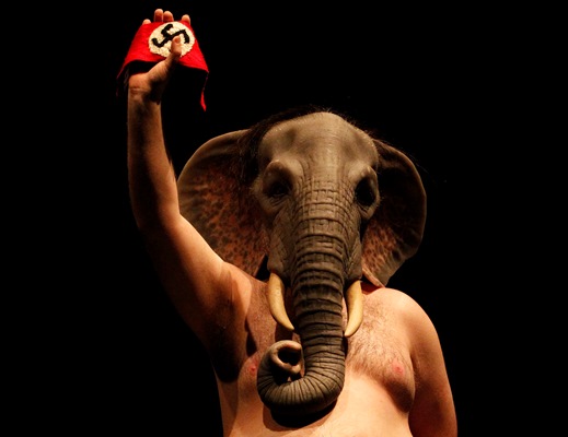 Η φανταστική συνάντηση του ινδικού θεού-ελέφαντα Γκανές με τον Χίτλερ