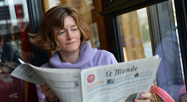 Η δύναμη των λέξεων της διευθύντριας της γαλλικής Le Monde