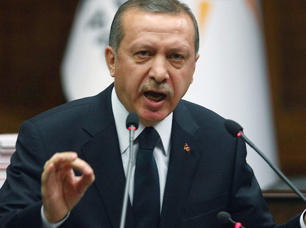 O Ερντογάν παίζει χωρίς αντίπαλο στην Τουρκία