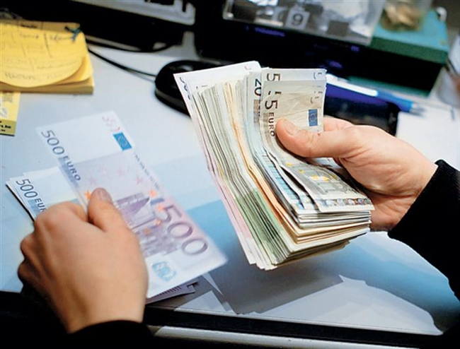 Επίδομα ελάχιστου εισοδήματος: Ποιοι θα πάρουν έως 370 ευρώ