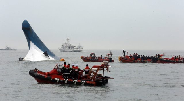 Βίντεο: Ναυάγιο με νεκρούς στη Νότια Κορέα