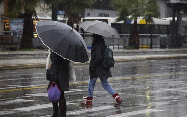 Σημαντική επιδείνωση του καιρού με βροχές και χιόνια στα ορεινά