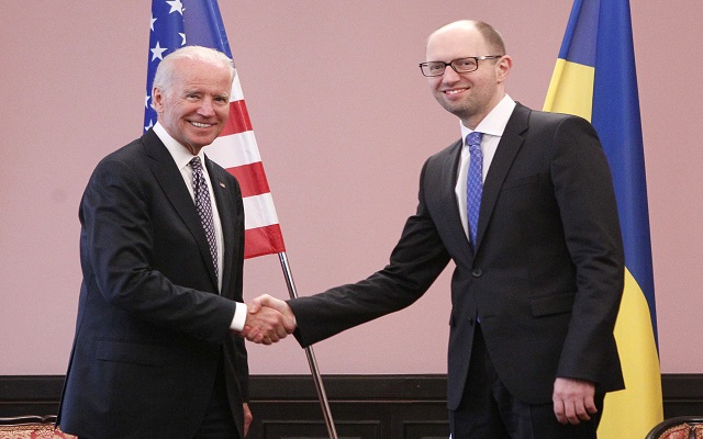 Μπάιντεν: Στο πλευρό της Ουκρανίας οι ΗΠΑ