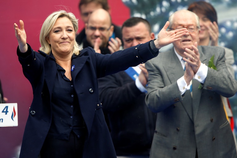 «Περισσότερη Γαλλία και λιγότερη Ευρώπη» ζητά η Μαρίν Λεπέν
