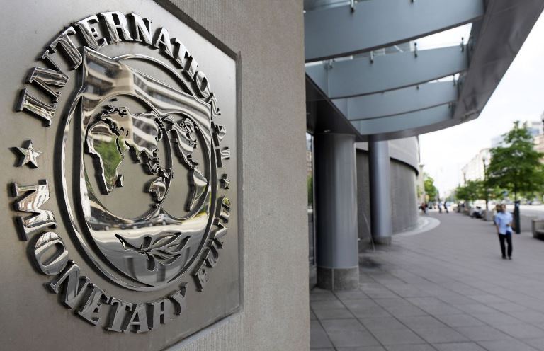 ΔΝΤ: Πρόσθετα μέτρα ύψους 5,7 δισ. ευρώ – Ναι σε «κούρεμα» χρέους