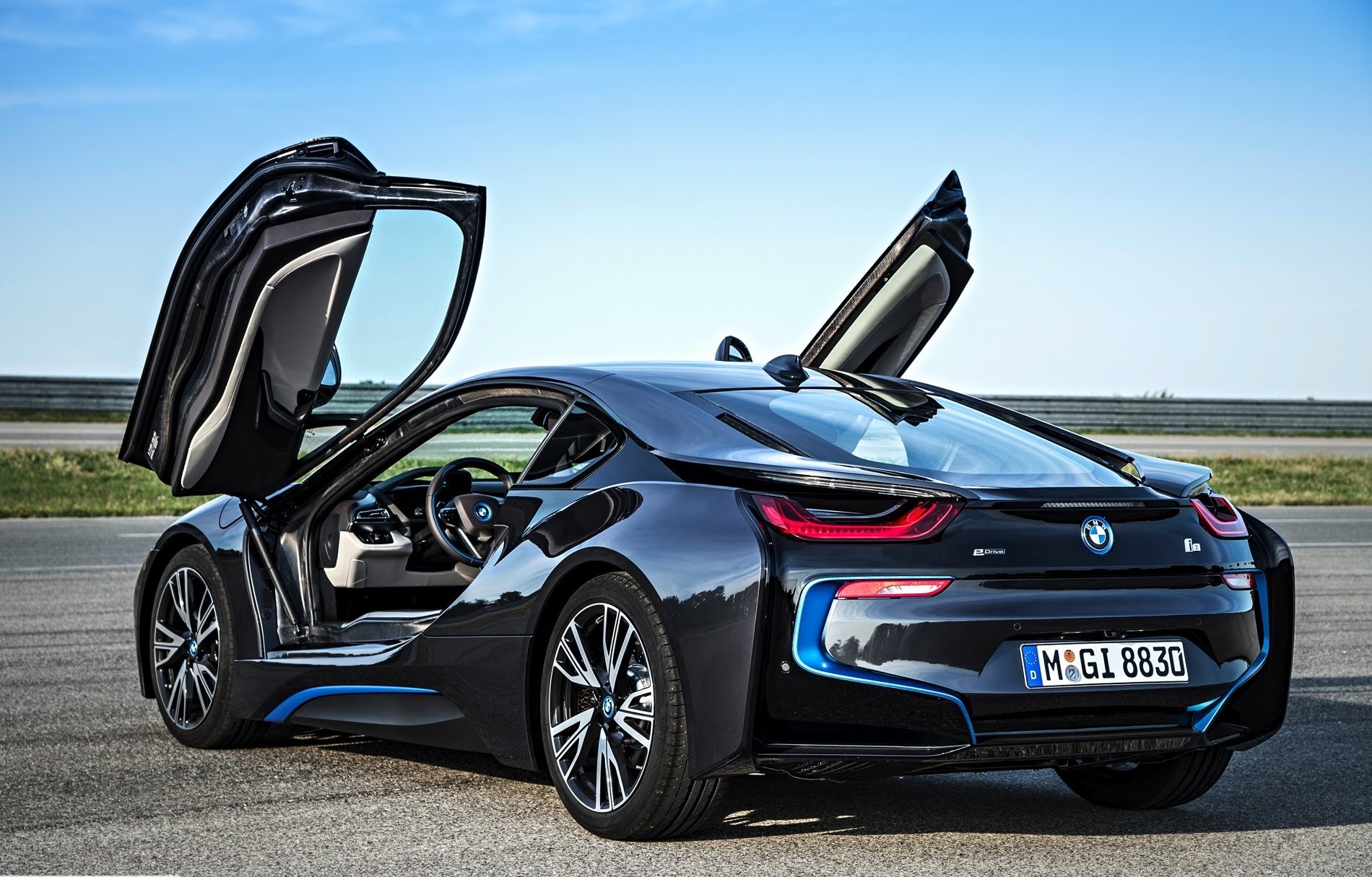 BMW i8. Το απόλυτο υβριδικό supercar είναι εδώ (video)