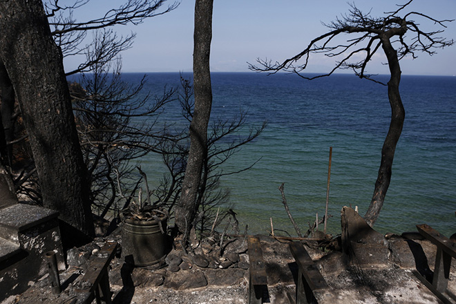 Στους 99 ο αριθμός των νεκρών από την πυρκαγιά στην Ανατολική Αττική