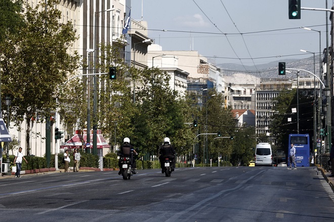 Κυκλοφοριακές ρυθμίσεις σε Αθήνα και Πειραιά για τα Θεοφάνεια