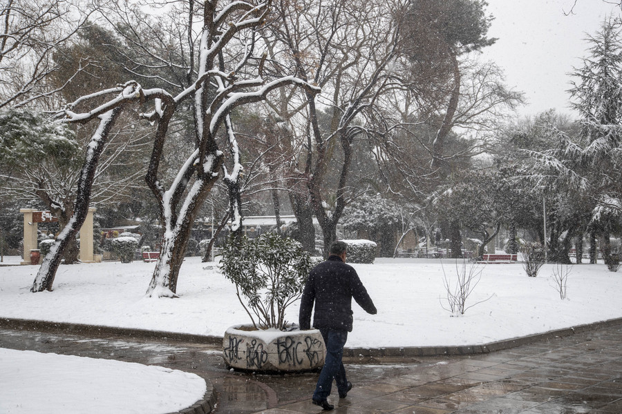 Κακοκαιρία «Ζηνοβία»: Πυκνές χιονοπτώσεις και σήμερα