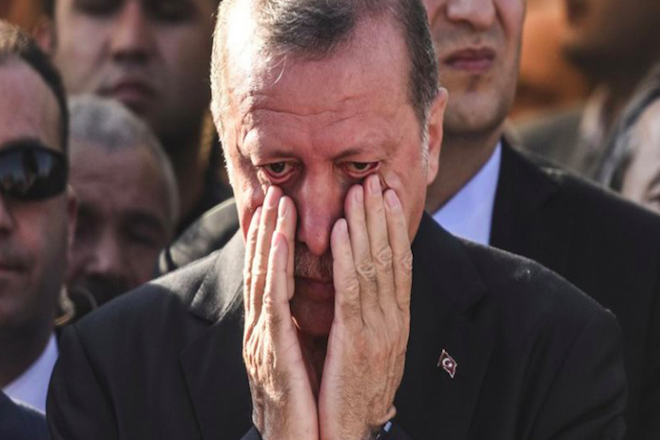 Σε ελεύθερη πτώση λίρα και τουρκική οικονομία μετά τις νέες δηλώσεις Ερντογάν