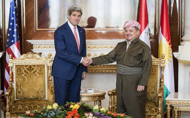 «Πολιτική, όχι στρατιωτική λύση» στο Ιράκ ζητά ο Τζον Κέρι