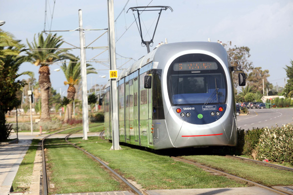 Χορηγία 34 εκατ. ευρώ για την επέκταση του τραμ στον Πειραιά